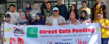 Pelaksanaan street feeding oleh Komunitas Peduli Kucing USU yang berkolaborasi dengan distributor pakan kucing di Komplek USU pada Rabu (26/01) | Sumber istimewa