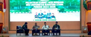 Dari kiri, moderator, lalu Mirza Nasution (Dosen Fakultas Hukum USU), Salman Alfarisi (Wakil Ketua DPRD Sumatera Utara), Muhammad Rizki Fadilah (Presiden Mahasiswa USU 2021/2022) dalam agenda diskusi publik di Gelanggang Mahasiswa (27/02/2025). | Lody C. I. Siringo-ringo