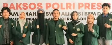 Perwakilan BEM USU saat berterima kasih dan mengapresiasi kegiatan baksos Polri Presisi di Kantor Polda Sumut, tangkapan layar diambil dari unggahan Instagram @polressamosir, Jumat (07/03/2025). I Mila Audia Putri