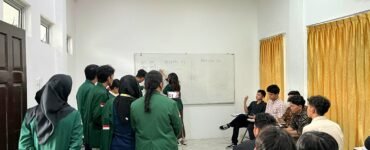 Proses penghitungan hasil pemungutan suara Pemira FPsi USU 2025 oleh BP Pemira di Skycross Lantai 2 FPsi USU, Selasa (10/6/2025). | Sumber Istimewa