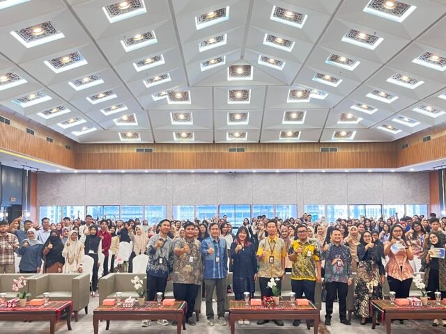 Peserta Komunita Days Out berfoto bersama di Kantor Perwakilan BI Sumut, Jumat (25/7/2025). | Sumber Istimewa