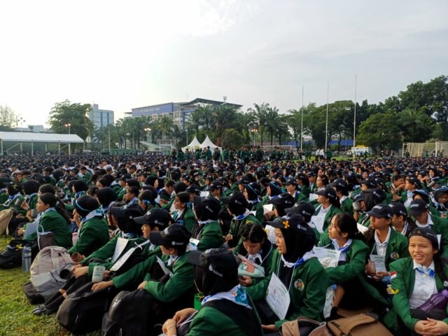Ribuan mahasiswa baru hadiri PKKMB USU 2025 di Stadion mini USU, Rabu (13/8/2025). | Dinar Fazira Fitri