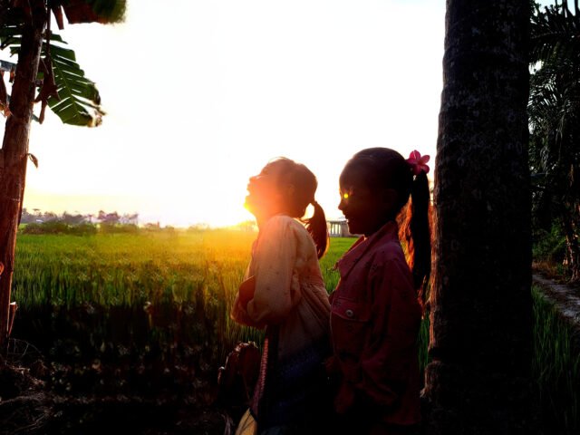 Mengurai Canda | Rosa Ayulia