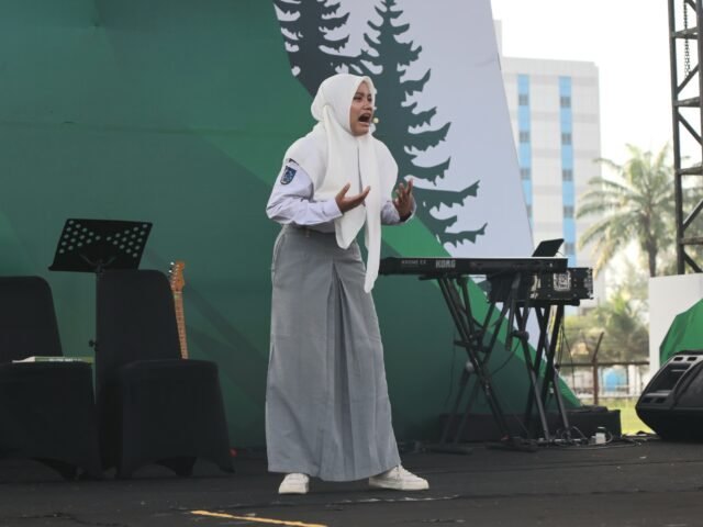 AKSI PANGGUNG | Hiburan teatrikal di panggung PKKMB USU 2025, Rabu (13/8/2025). | Dormaulina Sitanggang