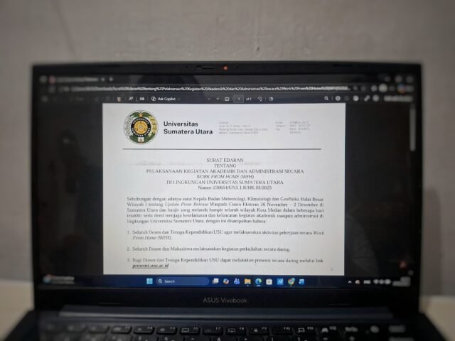 Surat edaran pemberlakuan Work From Home (WFH) dan perkuliahan daring akibat banjir melanda Kota Medan, yang ditandatangani oleh Rektor USU, Kamis (27/11/2025). | Derista Putri