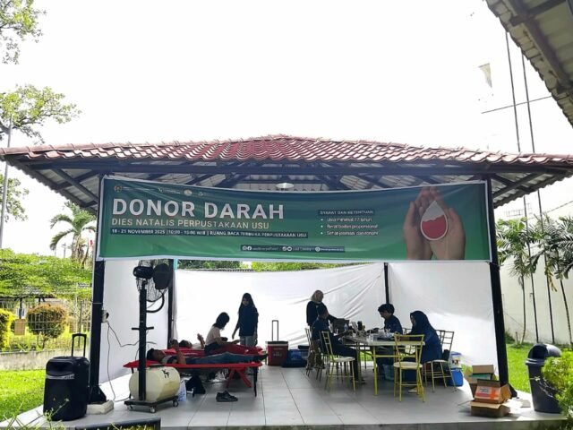 Pelaksanaan kegiatan donor darah dalam rangka Dies Natalis Perpustakaan USU, Selasa (18/11/2025). | Cyntia Lorena Br Tarigan