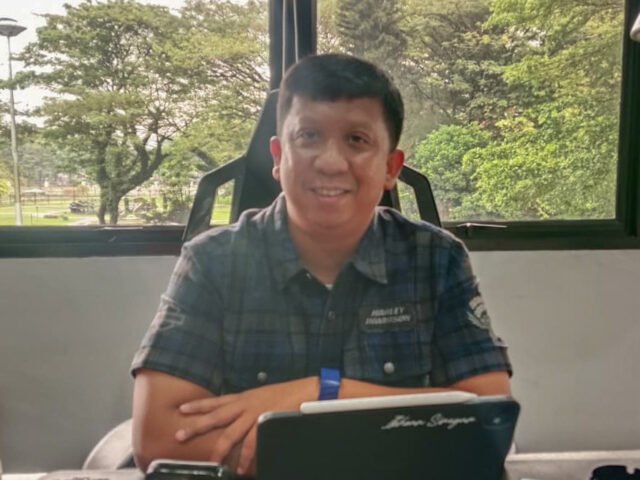 Ikhsan Siregar, Direktur Direktorat Pengembangan Pendidikan USU, saat dijumpai di Biro Rektor Lantai II, Rabu (26/11/2025). | Ruth Cinthia Sianturi