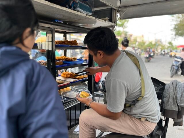 Gorengan untuk Berbuka | Putri Salwa Assyifa