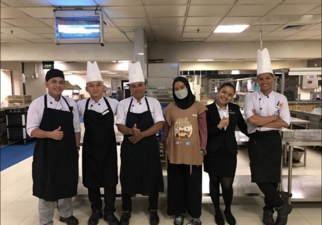 Bersama salah satu mitra hotel pendukung penyelamat makanan aksata pangan | Sumber Pribadi