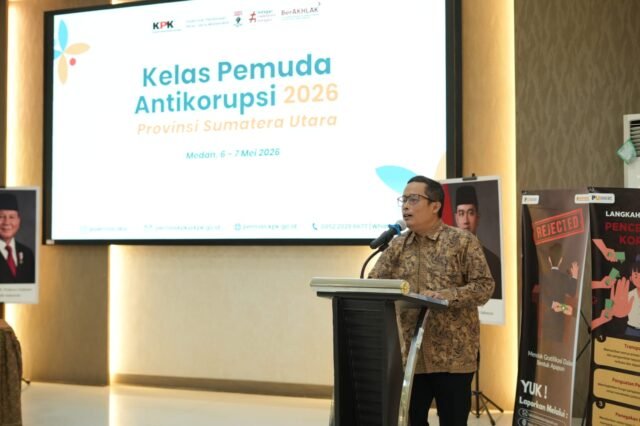 Sesi pemaparan oleh salah satu narasumber, Johnson Ridwan Ginting, seorang Plh Direktur Pembinaan Peran Serta Masyarakat KPK RI, dalam kegiatan Kelas Pemuda Antikorupsi 2026 di Balai Pengembangan Kompetensi PU Wilayah I Medan, Rabu (6/5/2026). | Sumber istimewa