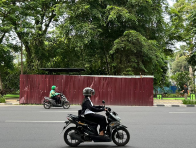 HALTE | Salah satu pembangunan halte BRT Mebidang di Jalan Jenderal Sudirman, Selasa (12/05/2026) | Muaz Alfattah Fadhani