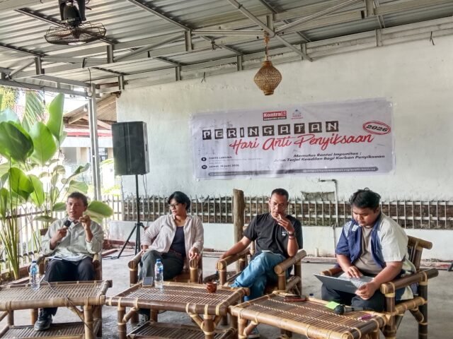 Perwakilan Lembaga Bantuan Hukum Medan, Richard Hutapea, dalam sesi pemaparan materi, Jumat (26/6/2026). | Ruth Cinthia Sianturi