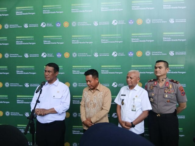 Menteri Pertanian RI, Andi Amran Sulaiman, menjawab pertanyaan dari awak media usai memberikan kuliah umum di Gedung Auditorium USU, Rabu (15/7/2026). | Hasrina Arum Maulida