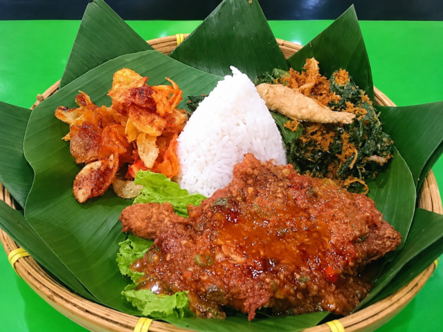 Nasi Tumpeng | Ruth Cinthia Sianturi